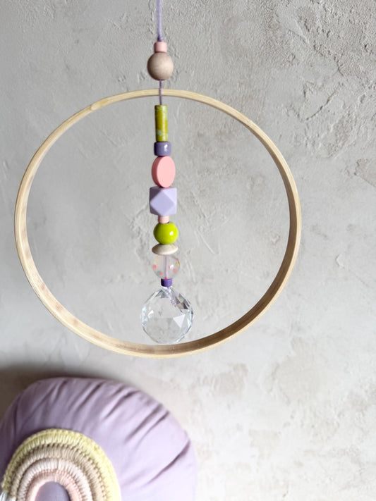Pastell-Neon-Suncatcher mit Bambusring