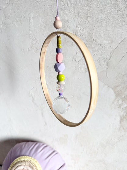 Pastell-Neon-Suncatcher mit Bambusring