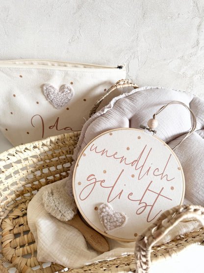 Stickrahmen mit Herz – Name oder Spruch