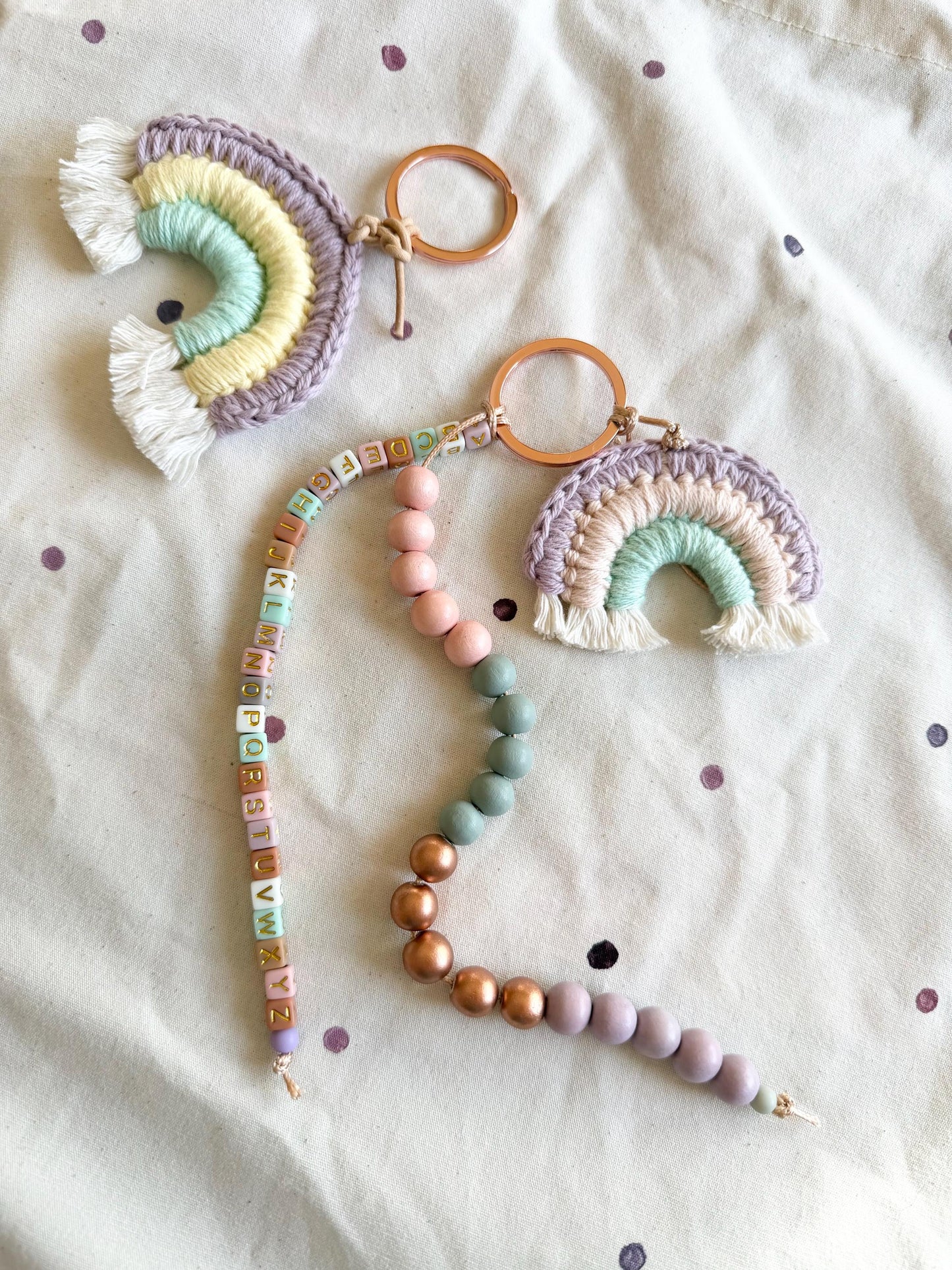Rechenkette mit Häkelregenbogen in Mint & Flieder