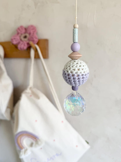 Suncatcher mit Häkelperlen in Pastell