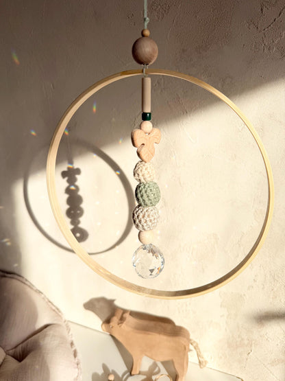 Bambusring-Suncatcher in Grün & Greige