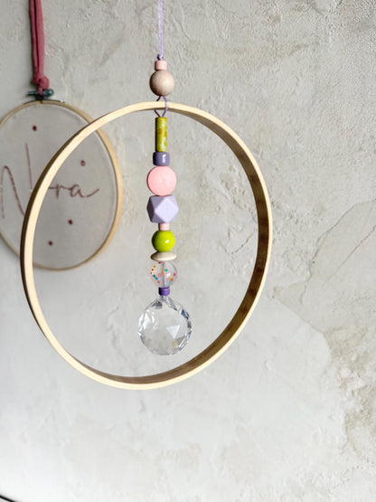 Pastell-Neon-Suncatcher mit Bambusring