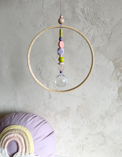 Pastell-Neon-Suncatcher mit Bambusring
