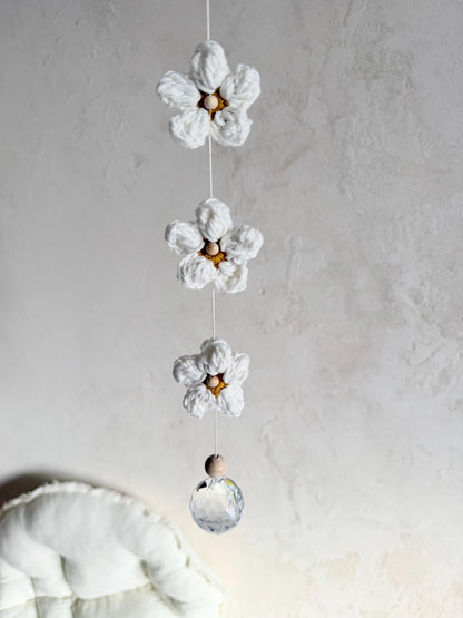 Gänseblümchen-Suncatcher in Weiß & Gold