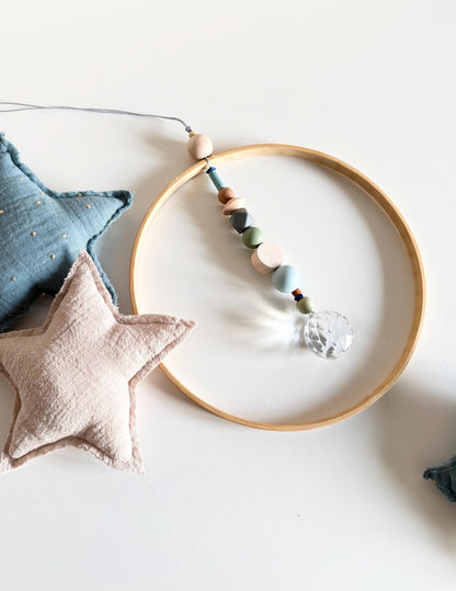 Bambusring-Suncatcher mit Kristallprisma – Naturfarben