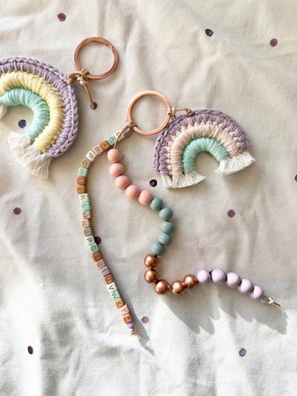 Rechenkette mit Häkelregenbogen in Mint & Flieder