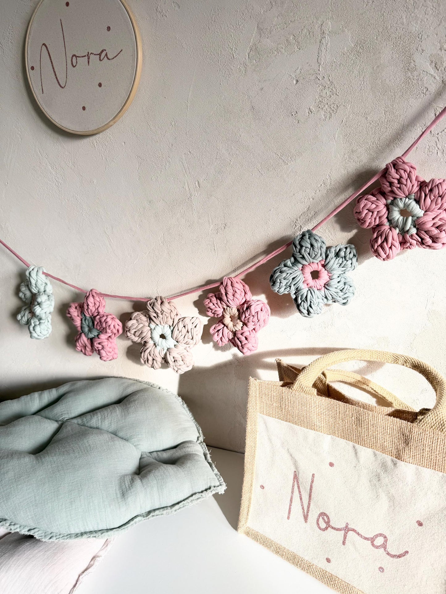 XL-Blütengirlande in Pink & Grün – 2 m