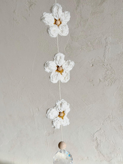 Gänseblümchen-Suncatcher in Weiß & Gold