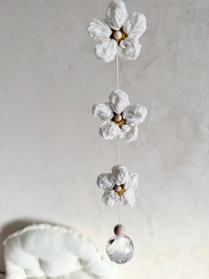 Gänseblümchen-Suncatcher in Weiß & Gold