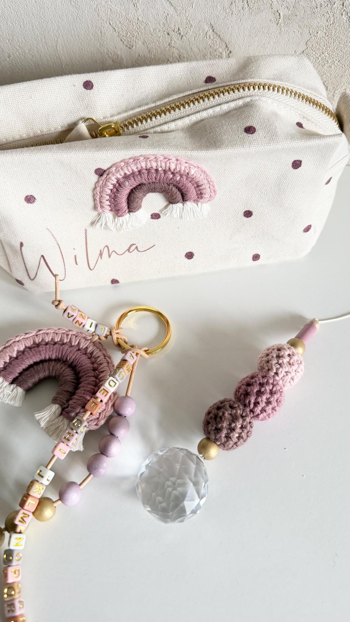 Suncatcher mit Häkelperlen in Rosé & Beerentönen – Kombinationsbeispiel, nur ein Suncatcher im Lieferumfang