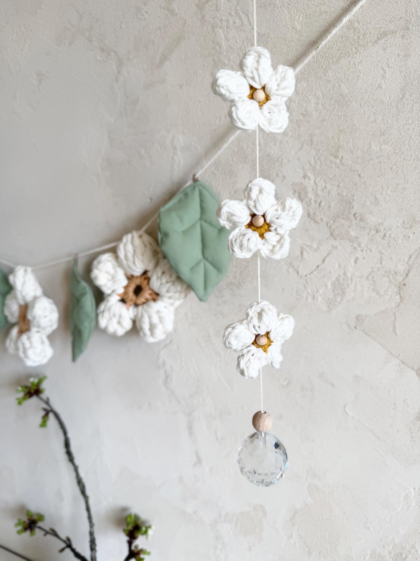 Gänseblümchen-Suncatcher in Weiß & Gold