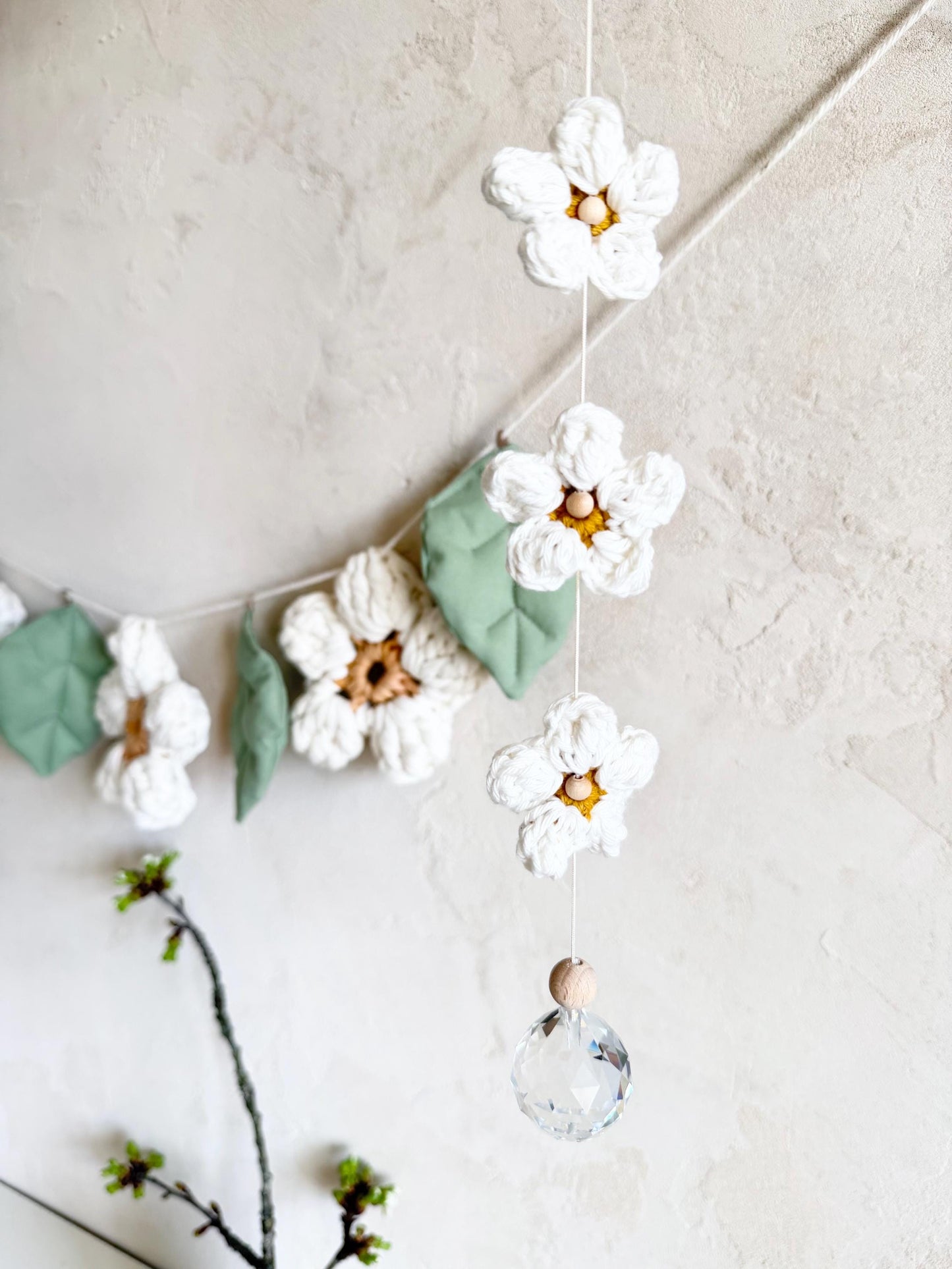 Gänseblümchen-Suncatcher in Weiß & Gold
