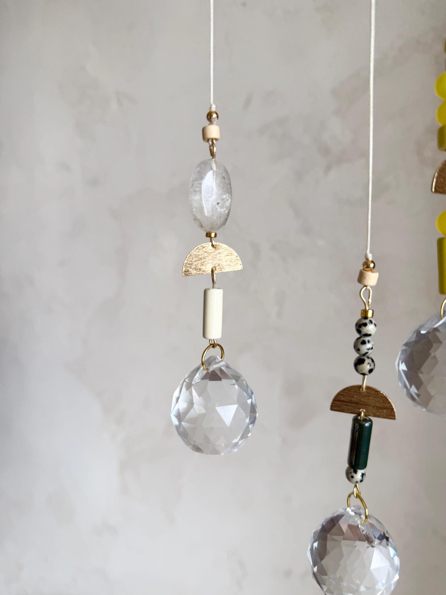 Suncatcher mit Naturstein & Messing