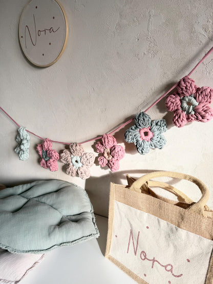 XL-Blütengirlande in Pink & Grün – 2 m