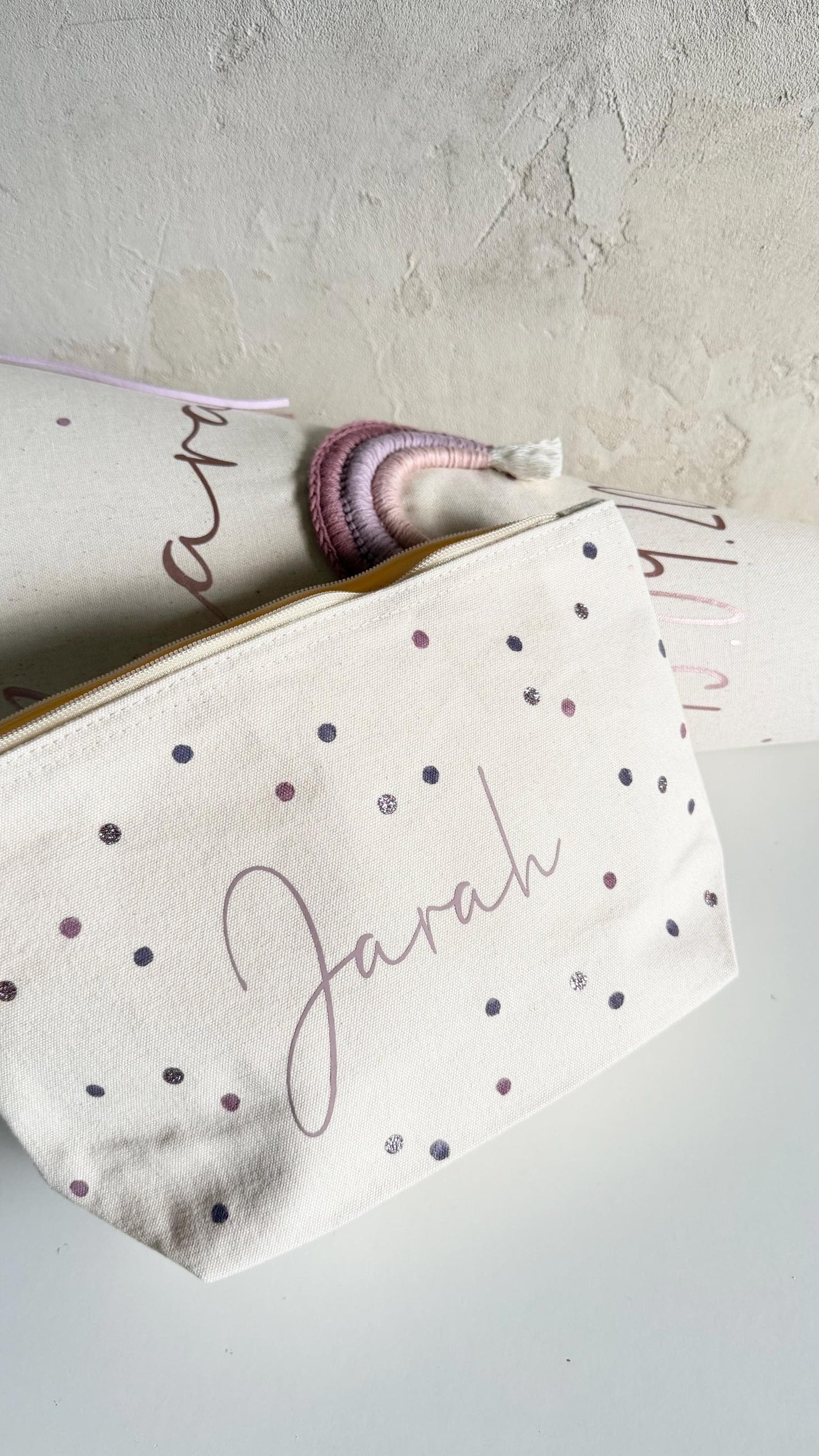 Kulturbeutel in Creme & Lavendel mit Name