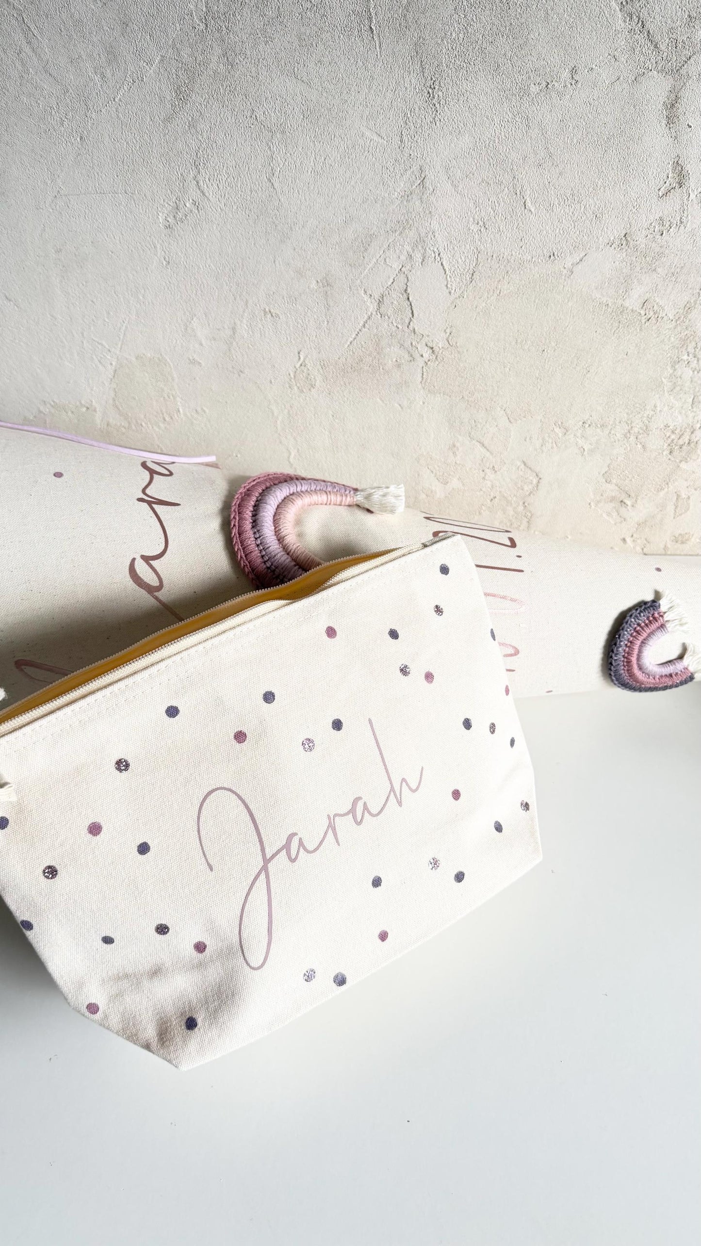 Kulturbeutel in Creme & Lavendel mit Name