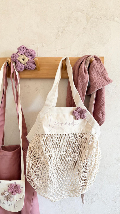 Mini-Netztasche mit Häkelblume & Name