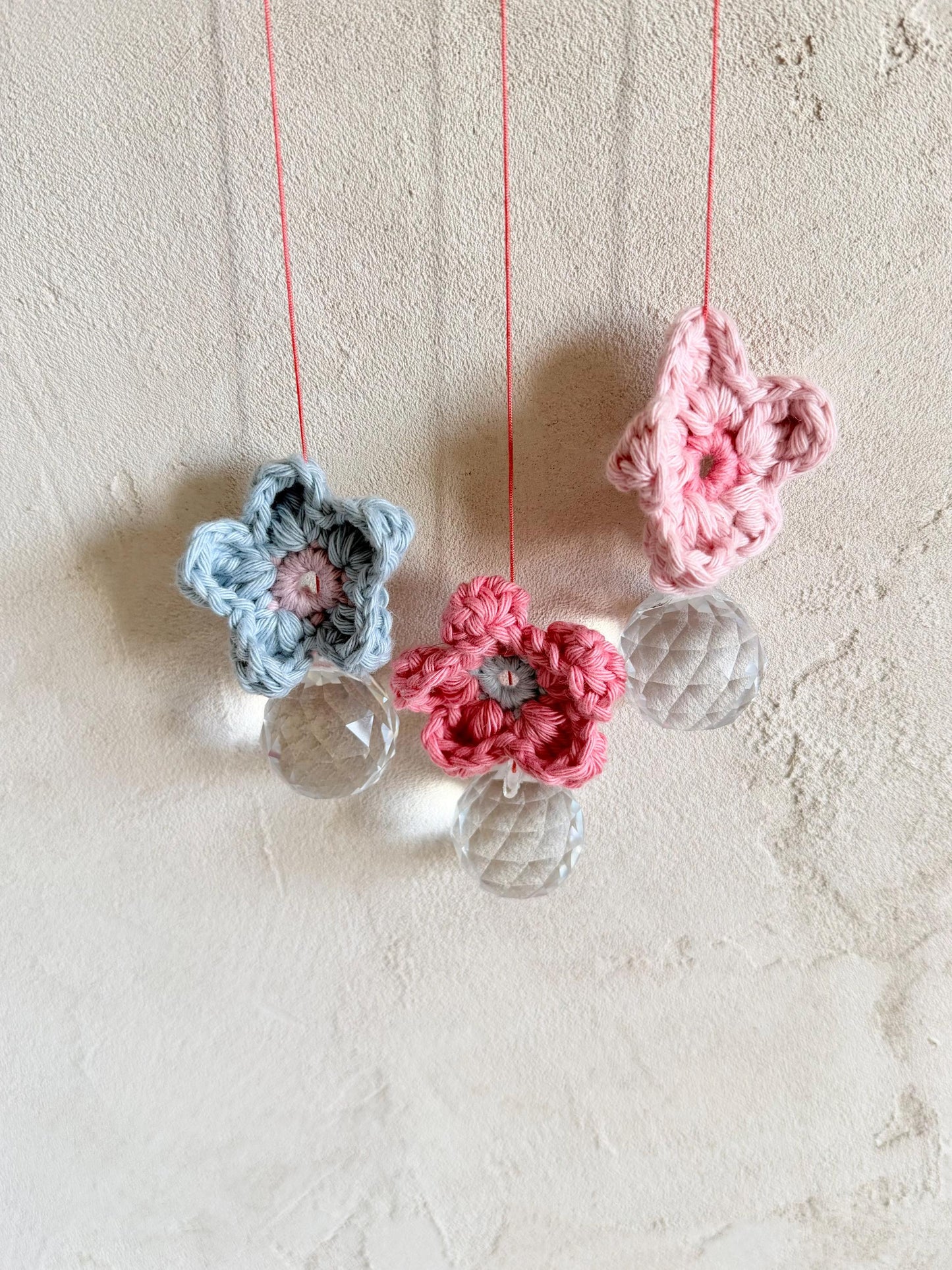 Blüten-Suncatcher in leuchtenden Farben
