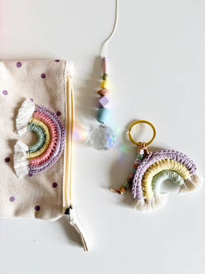 Rechenkette mit Häkelregenbogen in Mint & Flieder