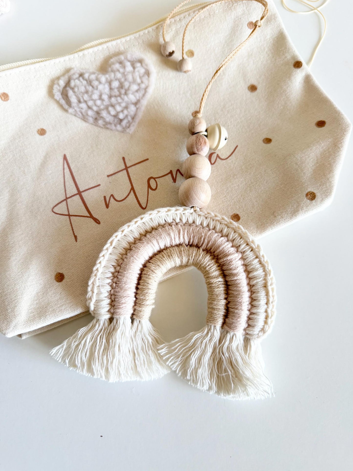 Regenbogen-Anhänger in Creme, Weiß & Beige