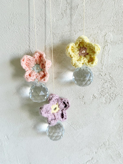 Blüten-Suncatcher in leuchtenden Farben