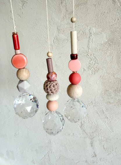 Suncatcher in Koralle, Apricot & Staublila