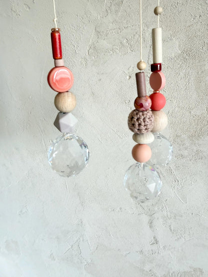 Suncatcher in Koralle, Apricot & Staublila