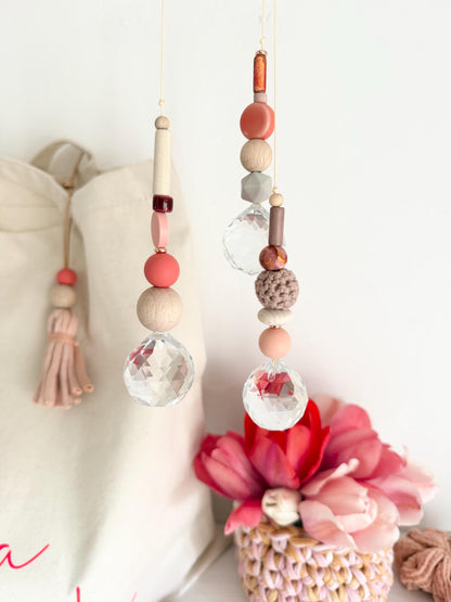 Suncatcher in Koralle, Apricot & Staublila