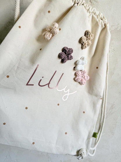 Blüten-Turnbeutel aus Canvas mit handgehäkelten Blüten – Ansicht 11