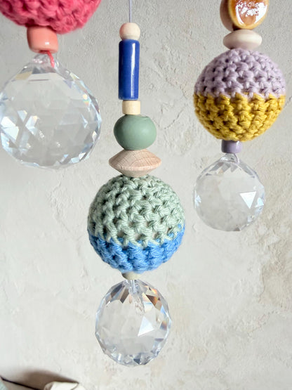 XL-Suncatcher mit Häkelkugel