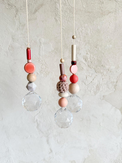 Suncatcher in Koralle, Apricot & Staublila