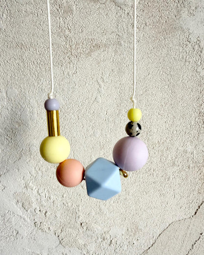 Perlenkette Pastell & Neon mit Dalmatiner-Jaspis