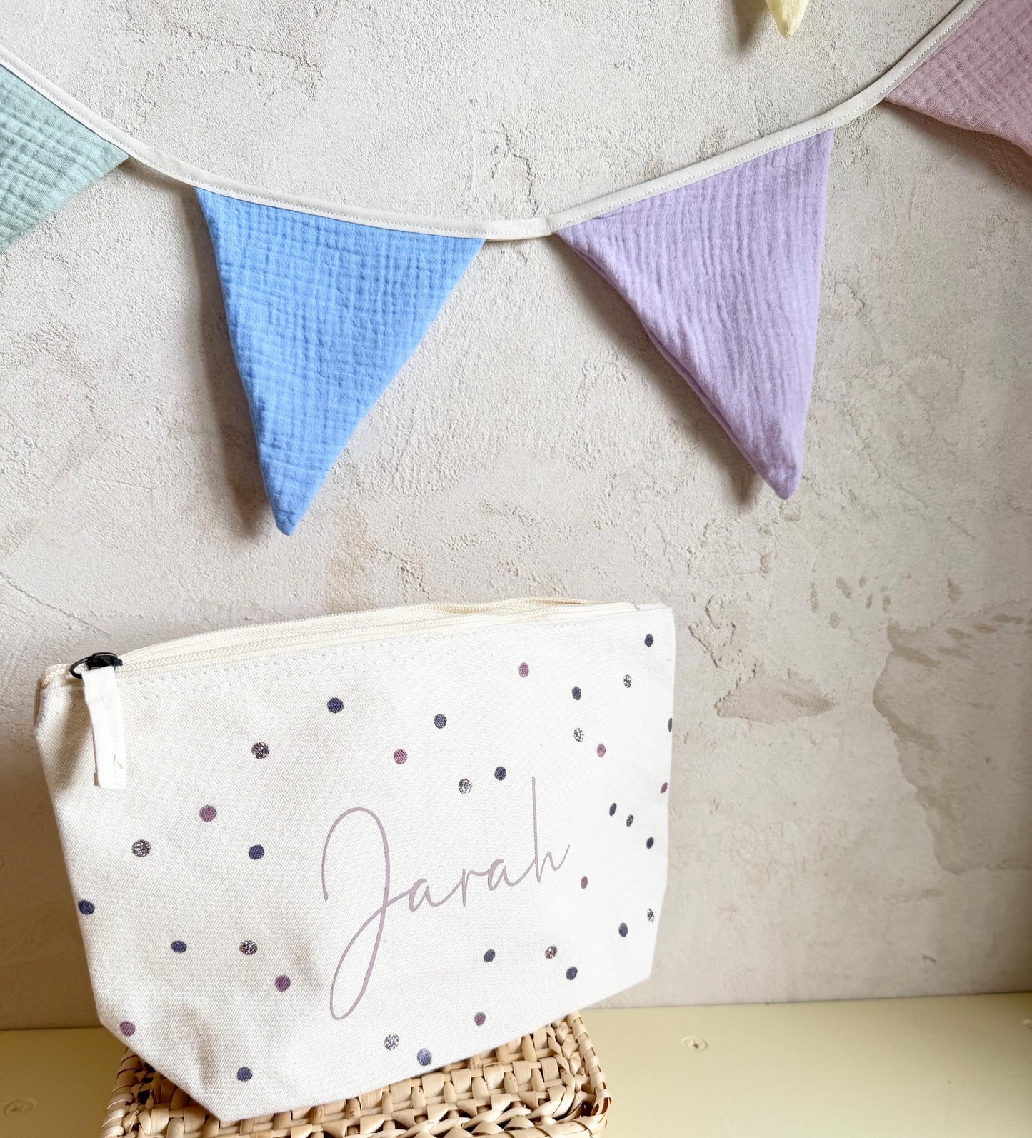 Kulturbeutel in Creme & Lavendel mit Name