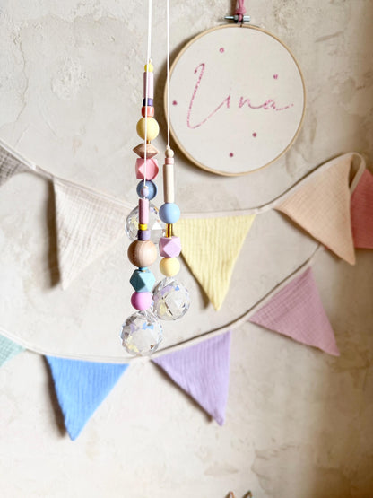 Pastell-Neon-Suncatcher mit Kristall