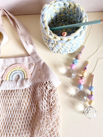 Pastell-Neon-Suncatcher mit Kristall