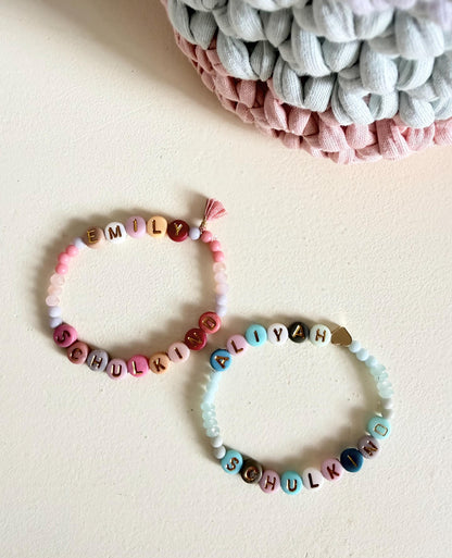 Kinderarmband in Rosé oder Mint mit Name
