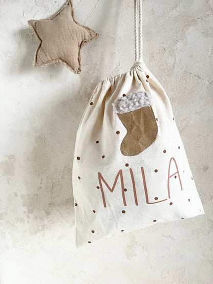 Personalisiertes Nikolaussäckchen Mila aus Baumwolle mit Plüschstiefel