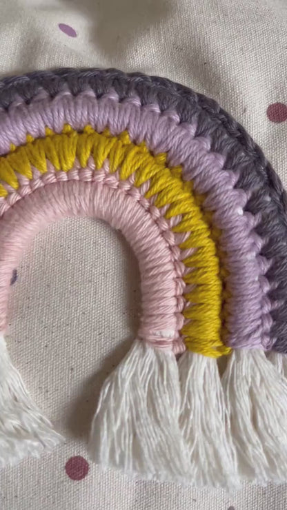 Regenbogenkissen Flieder, Rosa & Gelb – optional personalisiert