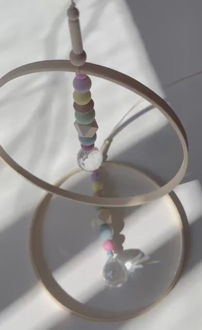 Bambusring-Suncatcher in leuchtenden Farben