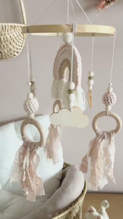 Regenbogen-Mobile in Rosé & Beige