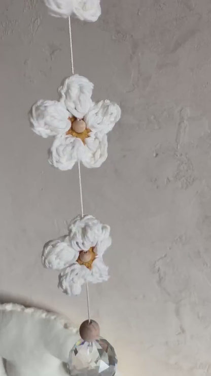 Gänseblümchen-Suncatcher in Weiß & Gold