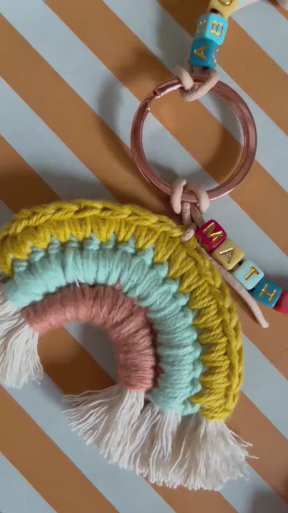 Rechenkette mit Häkelregenbogen in Türkis & Senf