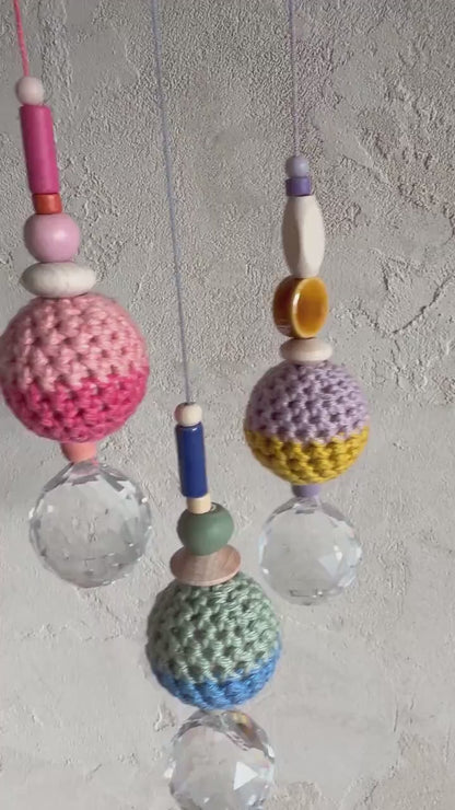 XL-Suncatcher mit Häkelkugel