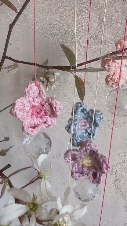 Blüten-Suncatcher in leuchtenden Farben