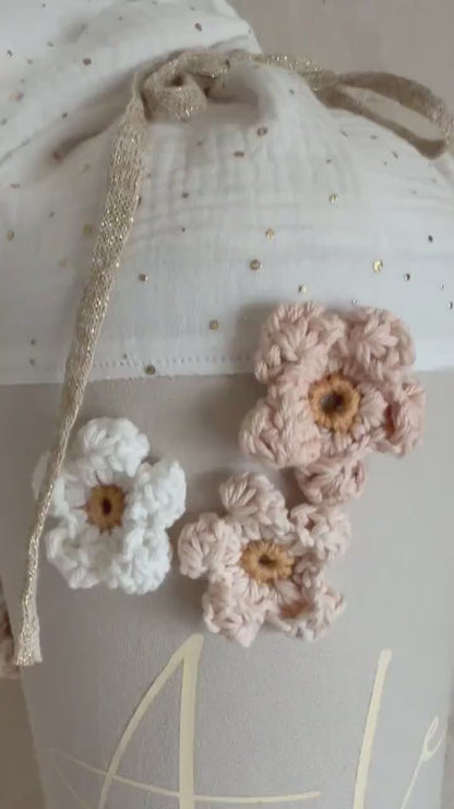 Personalisierte Schultüte mit Gänseblümchen – Handarbeit mit Wunschname