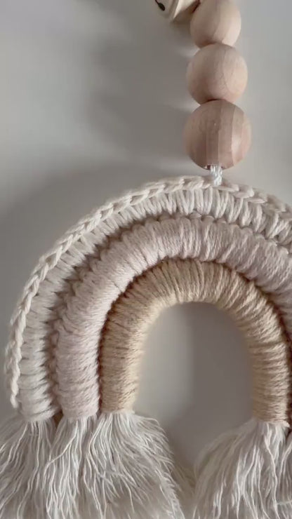Regenbogen-Anhänger in Creme, Weiß & Beige