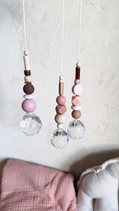 Suncatcher Rosenholz – drei Sonnenfänger in Rosé, Mauve, Braun und Natur mit Kristall