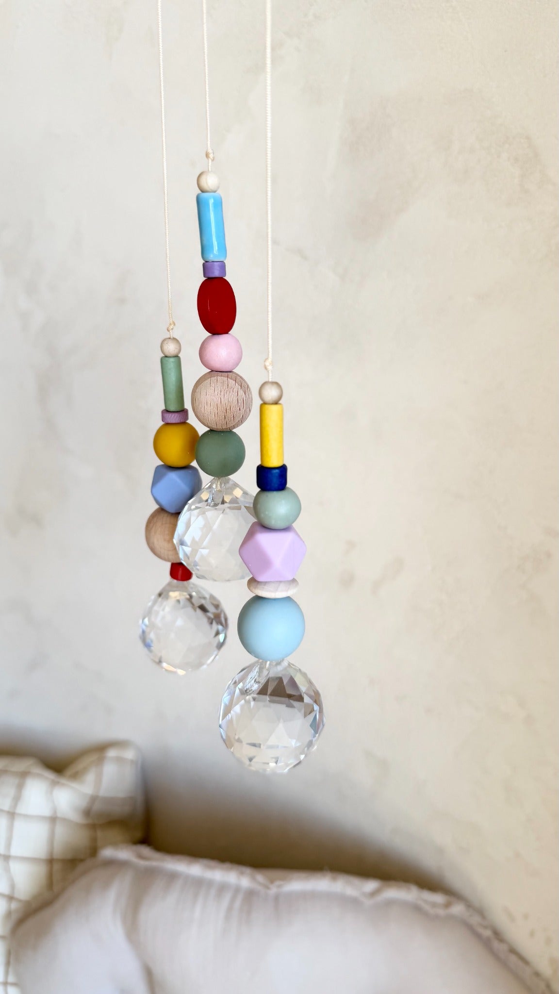 Bunte Suncatcher Zirkus & Gute Laune – drei Designs mit Kristall